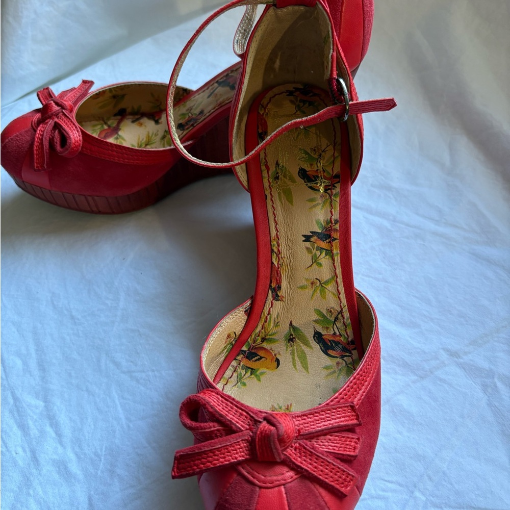 Elegant Red Women's Heels with Bow Accent